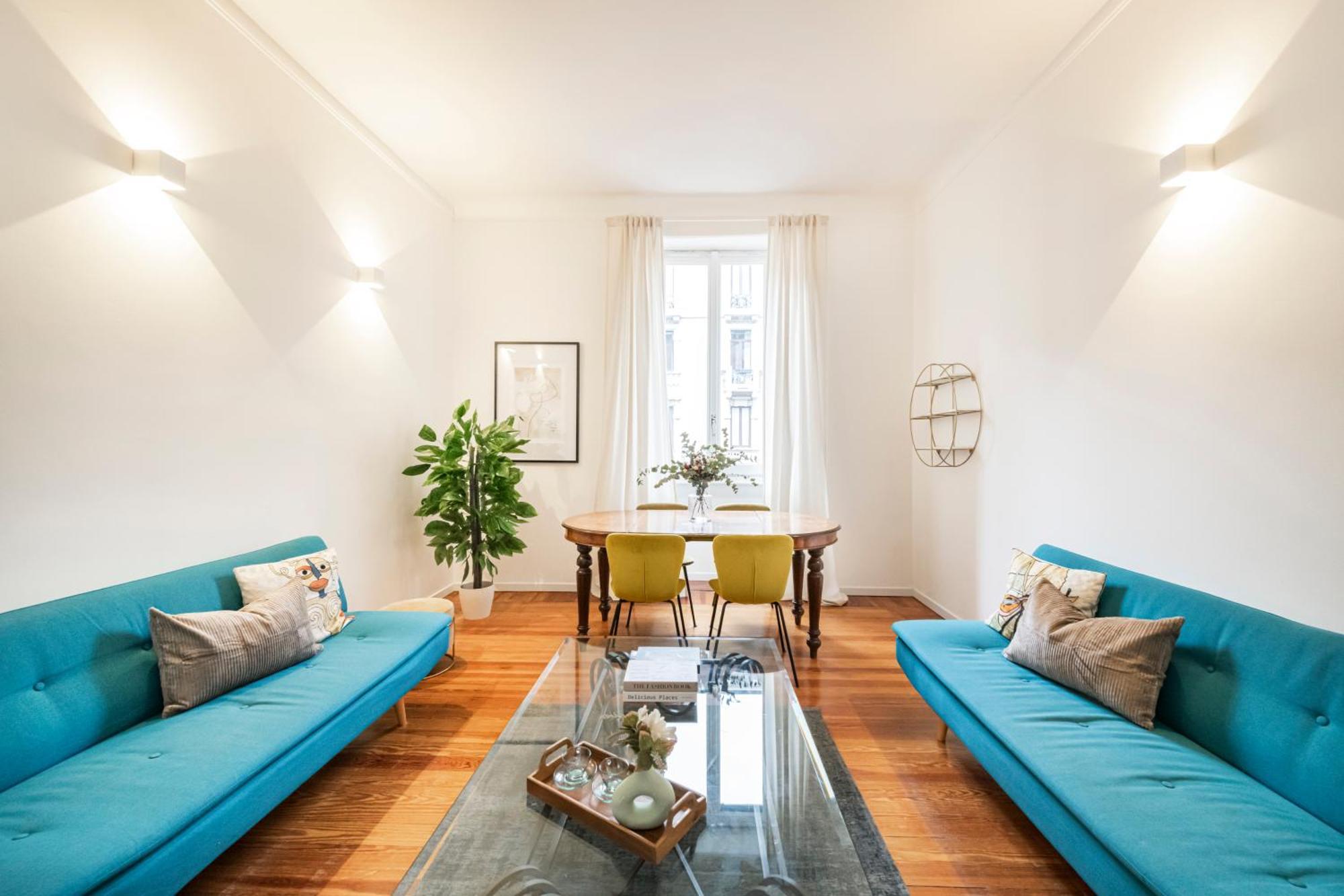 Spacious In Design District By Easylife Apartment
