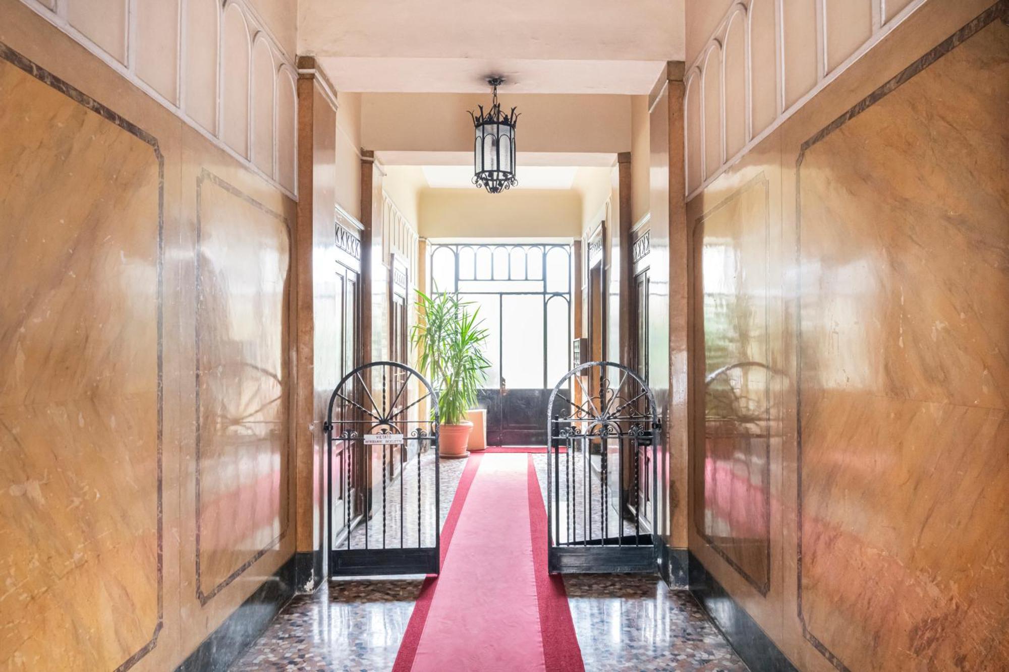 Spacious In Design District By Easylife Milan