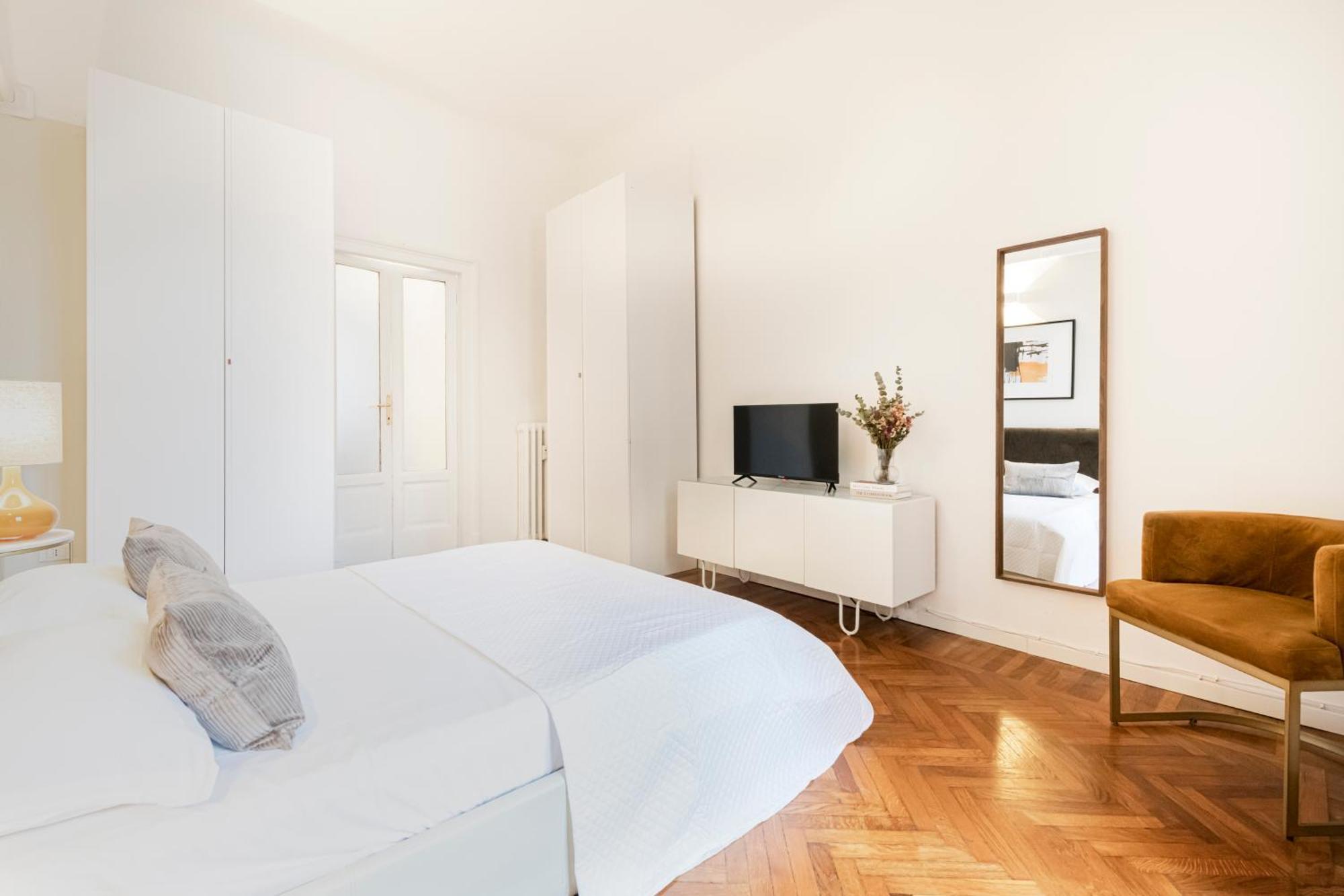 Spacious In Design District By Easylife * Milan