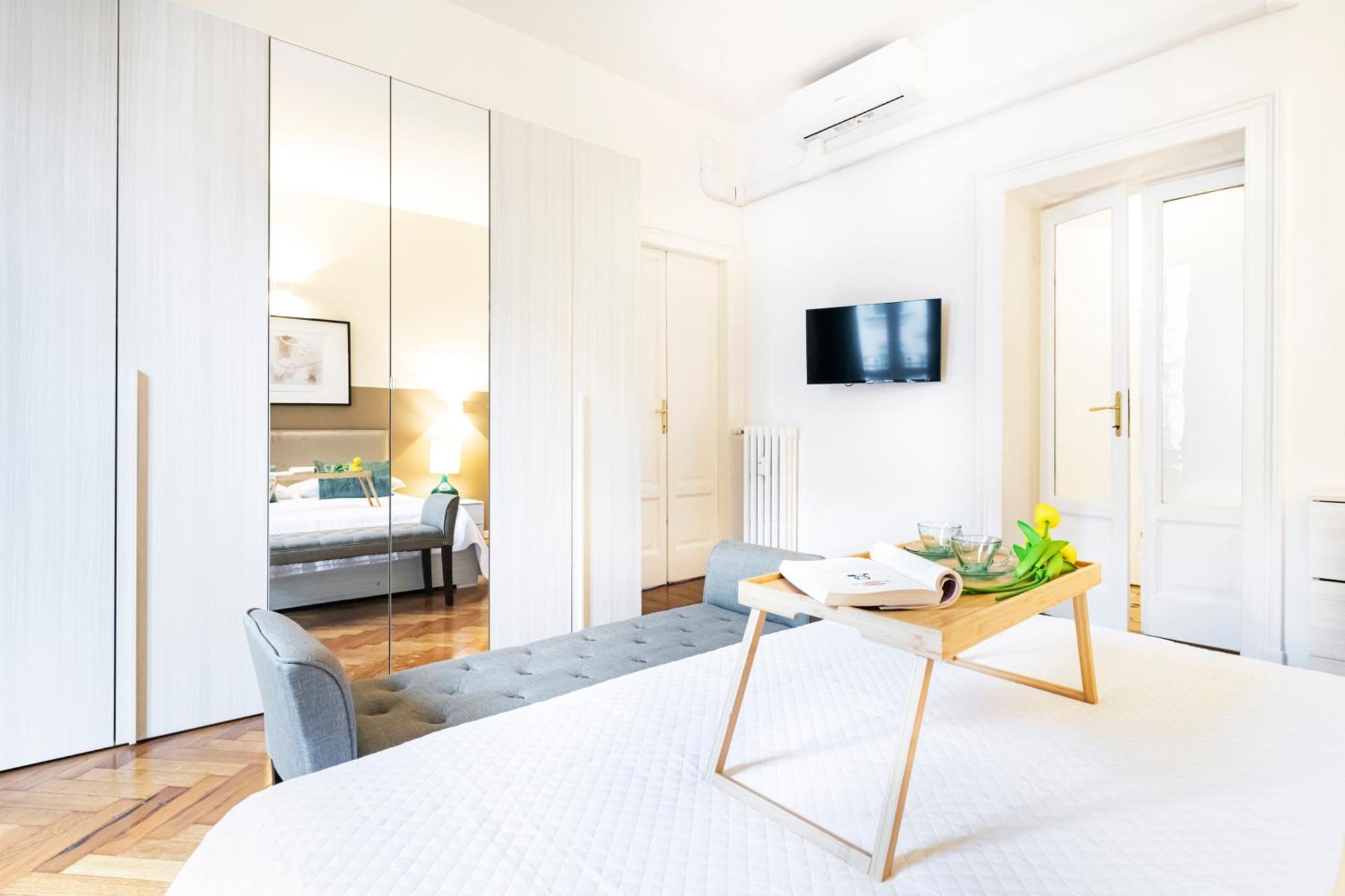 Spacious In Design District By Easylife * Mailand
