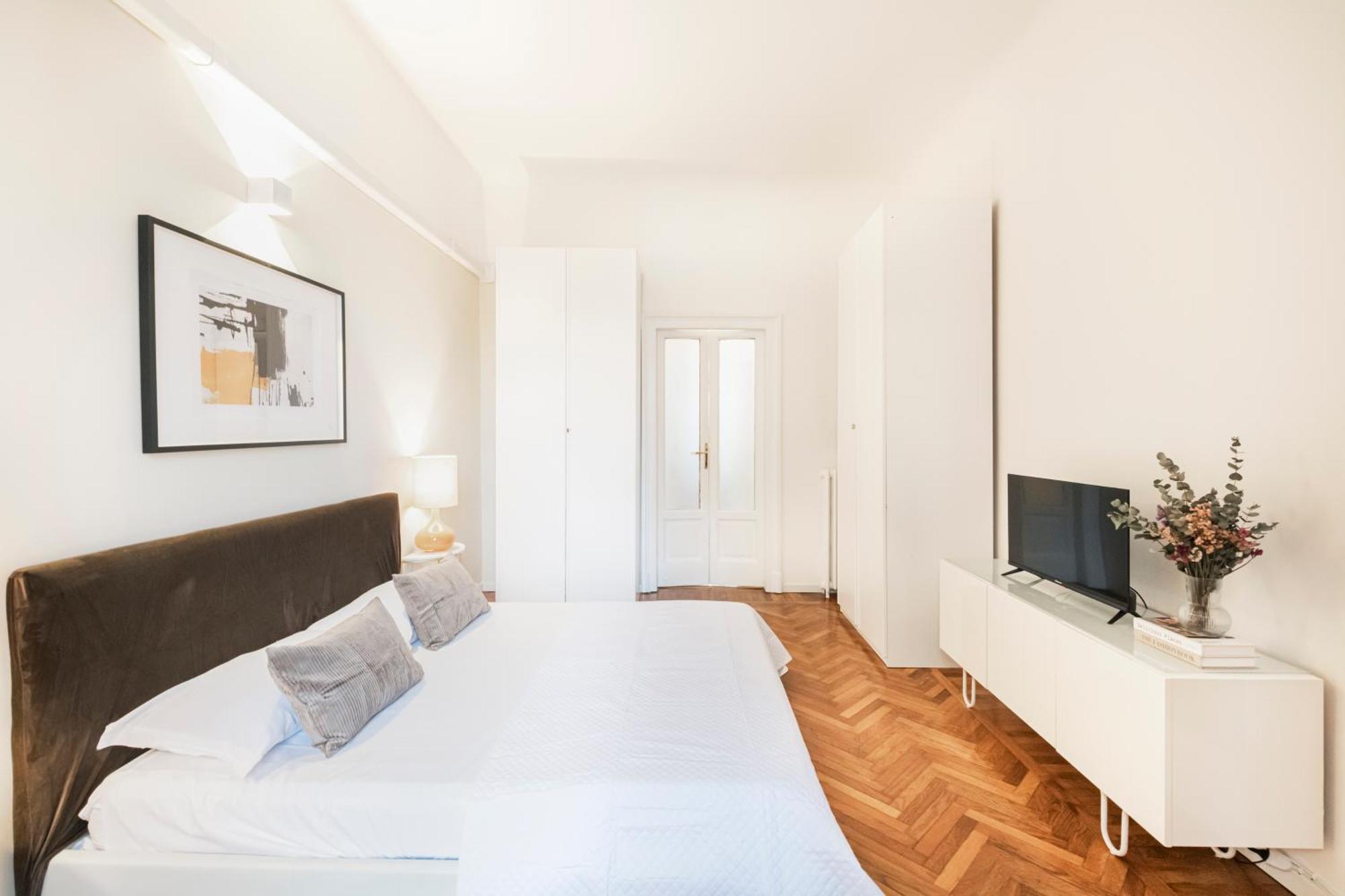 Spacious In Design District By Easylife *